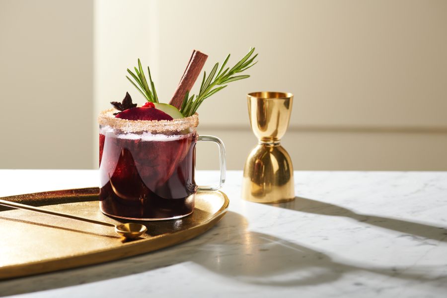 HOLIDAY MULLED RED WINE Canada Dry